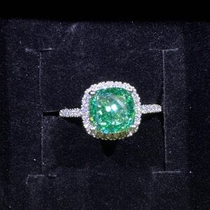 Elegant Silver and Green Gemstone Ring